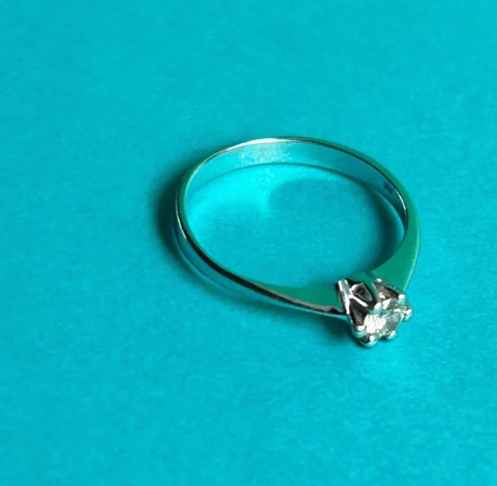Anelli: Weissgoldring Diamant 0.1 ct (48.5) – Usato da Laufen venduto da belleskulptur 1
