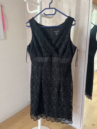 Elegantes Frank Lyman Gr. 40 Schwarz Cocktailkleid