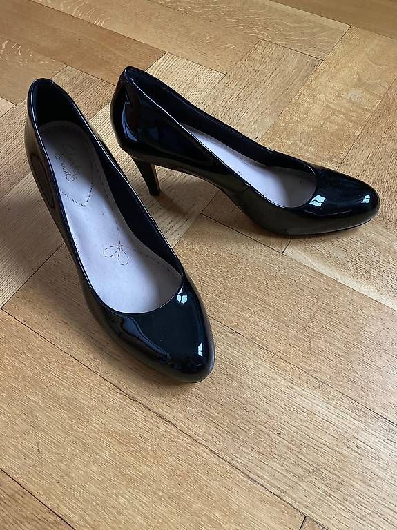 Chaussures femmes: Escarpins vernis Clarks – D'occasion à Lausanne par ste_6cmk