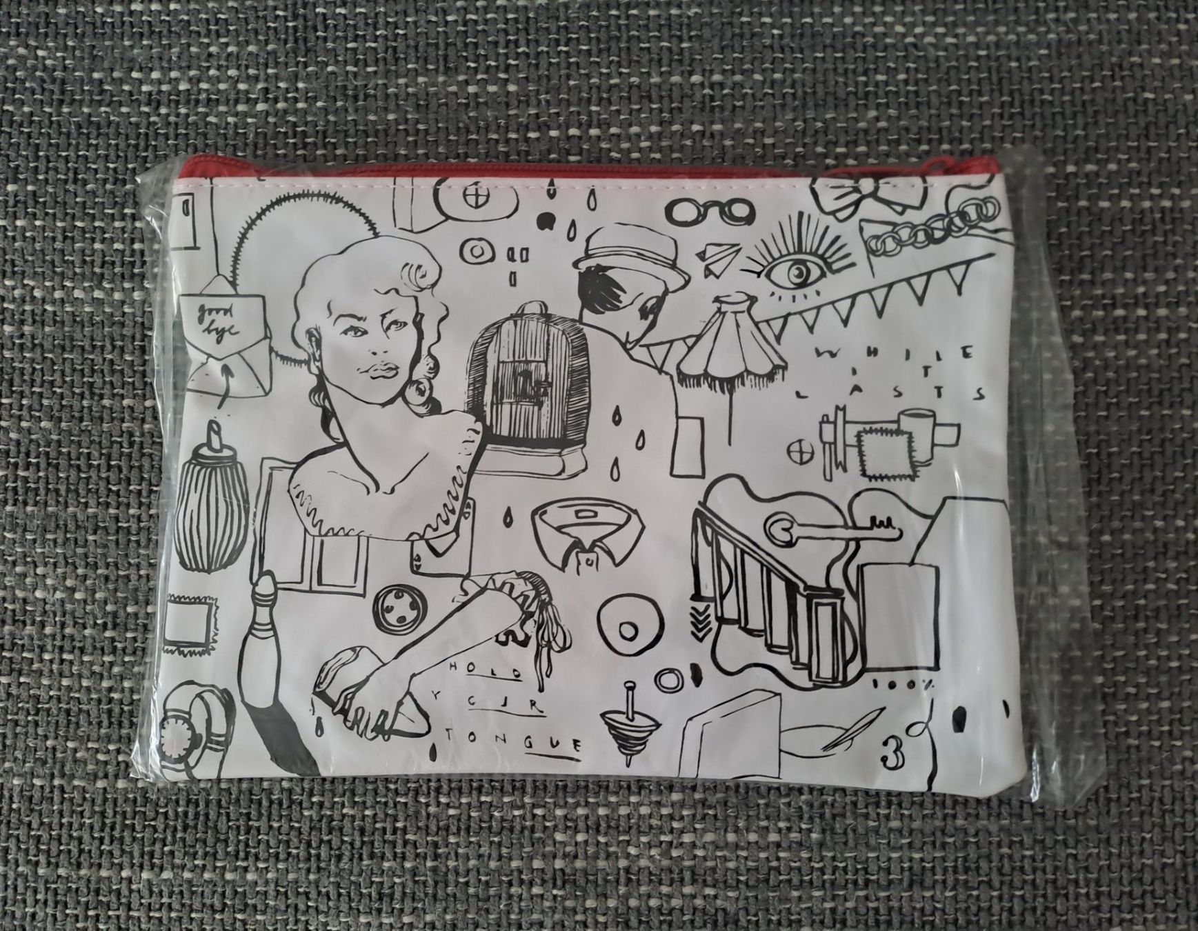 Autres vêtements & accessoires: Style-Etui Schweizer Illustrierte – Neuf avec emballage d'origine à Feuerthalen par kigo87 2