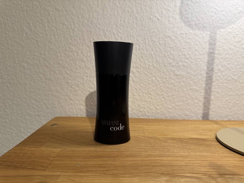 Profumi & Eau de Toilette: Giorgio Armani Code Eau de Toilette  ca. 50 % voll – Usato da Unterentfelden venduto da Mr.Dox