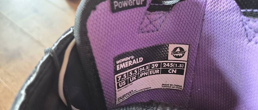 Scarpe da uomo: Snowboard Schuhe Marke Burton Grösse 39 – Usato da Heiligenschwendi venduto da Lotusse-hair 2