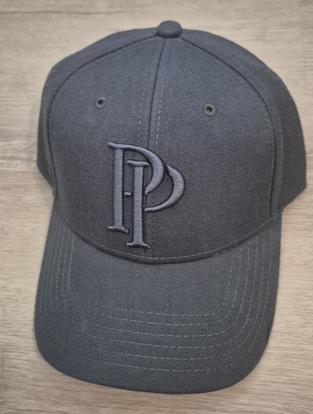 Patek Philippe Orologi: Casquette grise Patek Philippe – Nuovo e nell'imballaggio originale da Plan-les-Ouates venduto da geg_5zl5