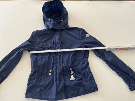 Moncler Jacke, dunkelblau, Grösse S, Top Zustand, neu!
