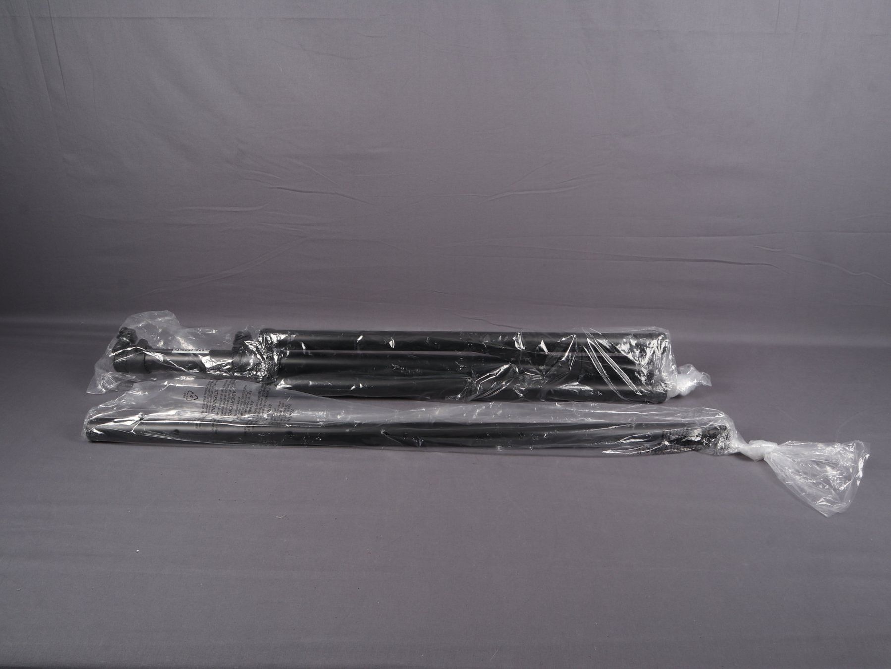 Wandhalterungen: BEMERO Lautsprecherstative SS-9020BK 2-er Set – Neu (gemäss Beschreibung) aus Steinen von Restwert_Steinen 6