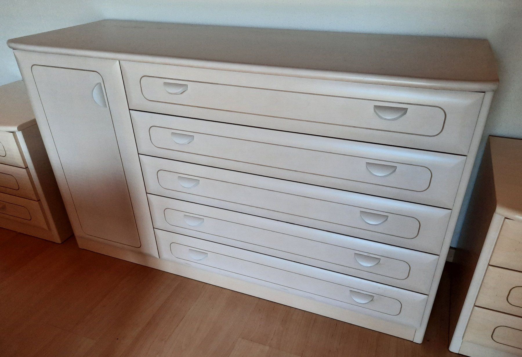 Commodes: Kommode und zwei Nachttischli – D'occasion à Illnau par Flomi75 1