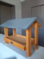 Esschert Vogelfutterhaus mit Blechdach