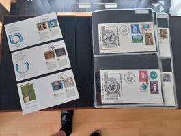 Briefmarken Ersttagsbriefe Vereinte Nationen 2 Alben