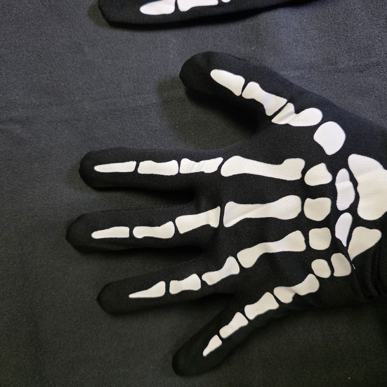 Lotti di vestiti: Halstücher 9stk plus Handschuhe Paar – Nuovo (secondo la descrizione) da Gerlafingen venduto da PaCo_88 5
