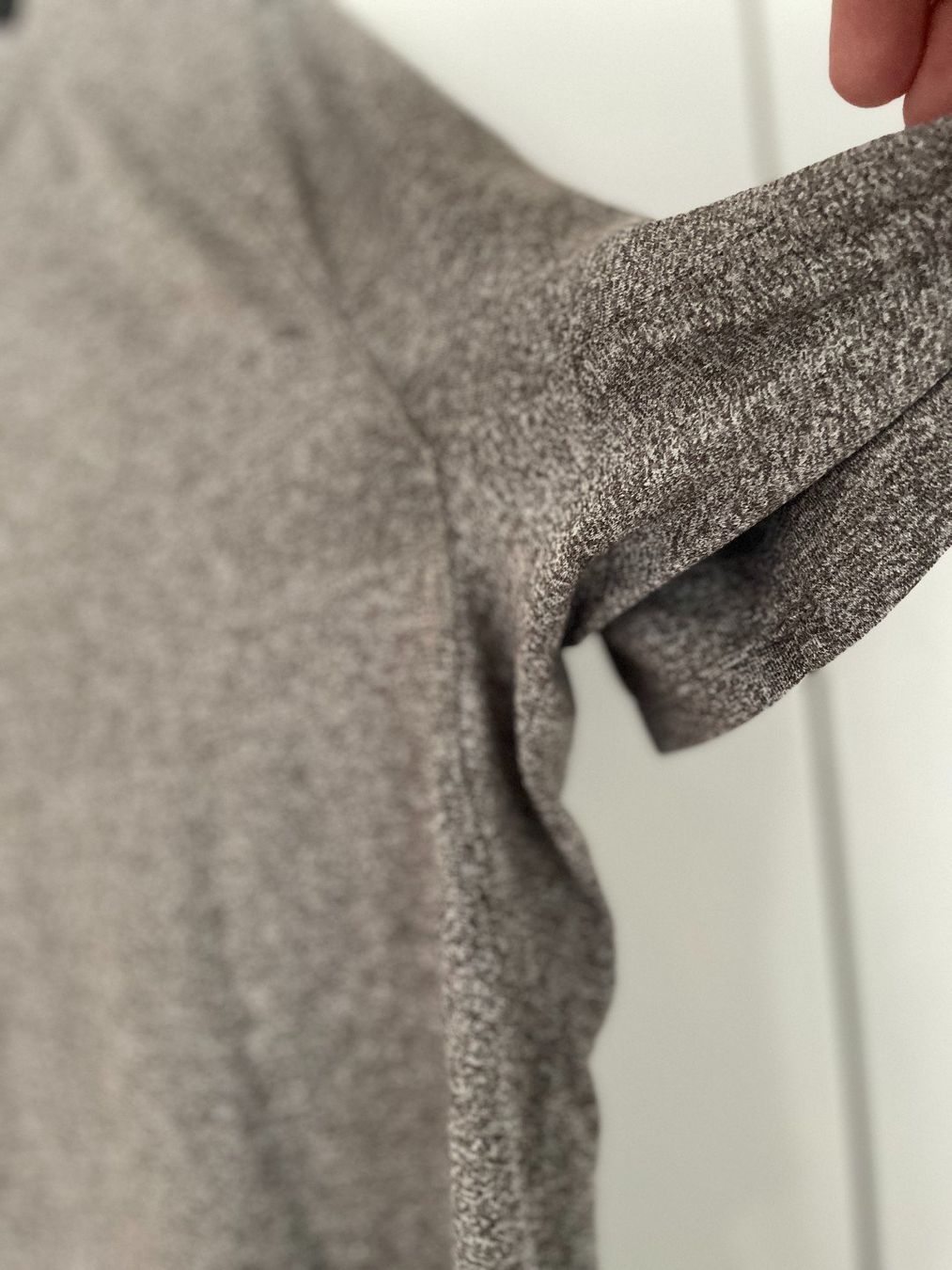 Lululemon T-shirts: lululemon "License to Train" Shirt, Gr. L, Grau – D'occasion à Zürich par pba_original 3