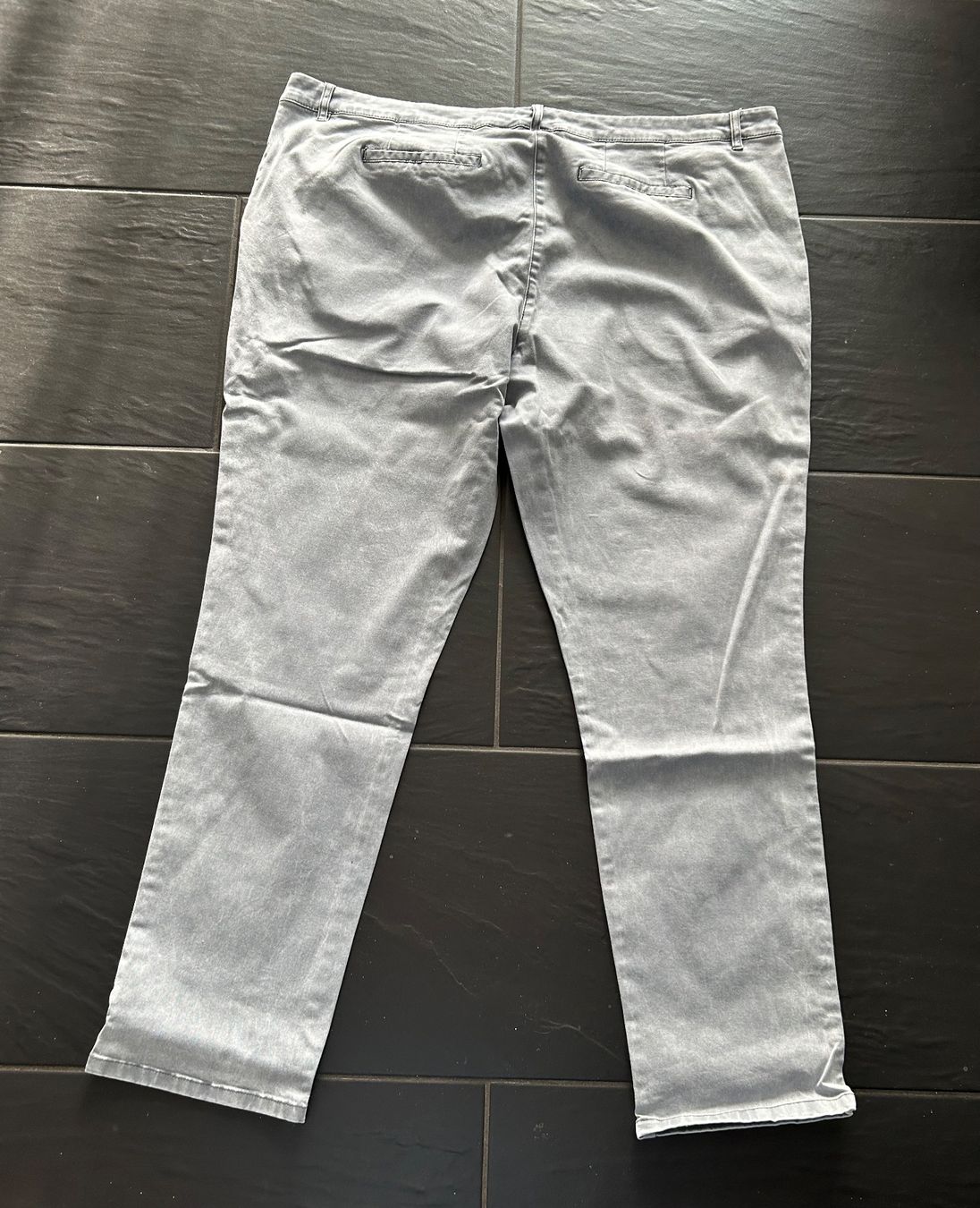 Pantaloni: Graue Chino Hose Gr. 50 – Usato da Bassersdorf venduto da Shelby70