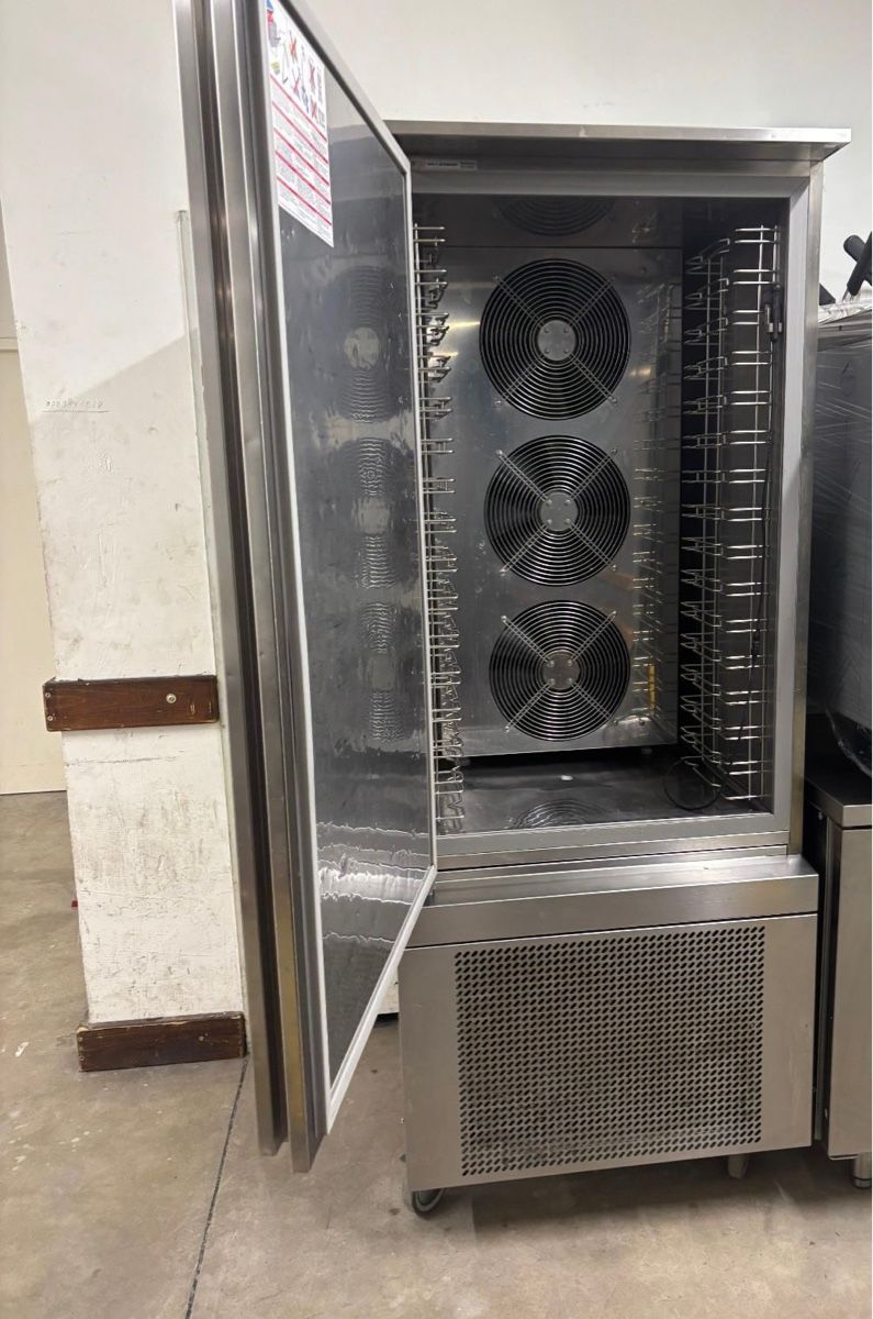 Congelatori: 4 Schockfroster – Usato da Dietikon venduto da dia_y8y5 8