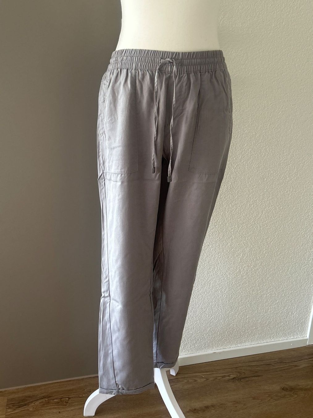 S.Oliver Pantaloni: Leichte Sommerhose grau von s.Oliver Gr. 34 – Usato da Brunnen venduto da Nala2929 2