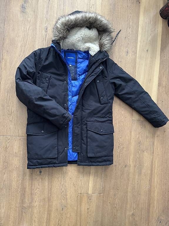 Giacche: Veste parka jack and Jones – Usato da Ursy venduto da LiloNorma