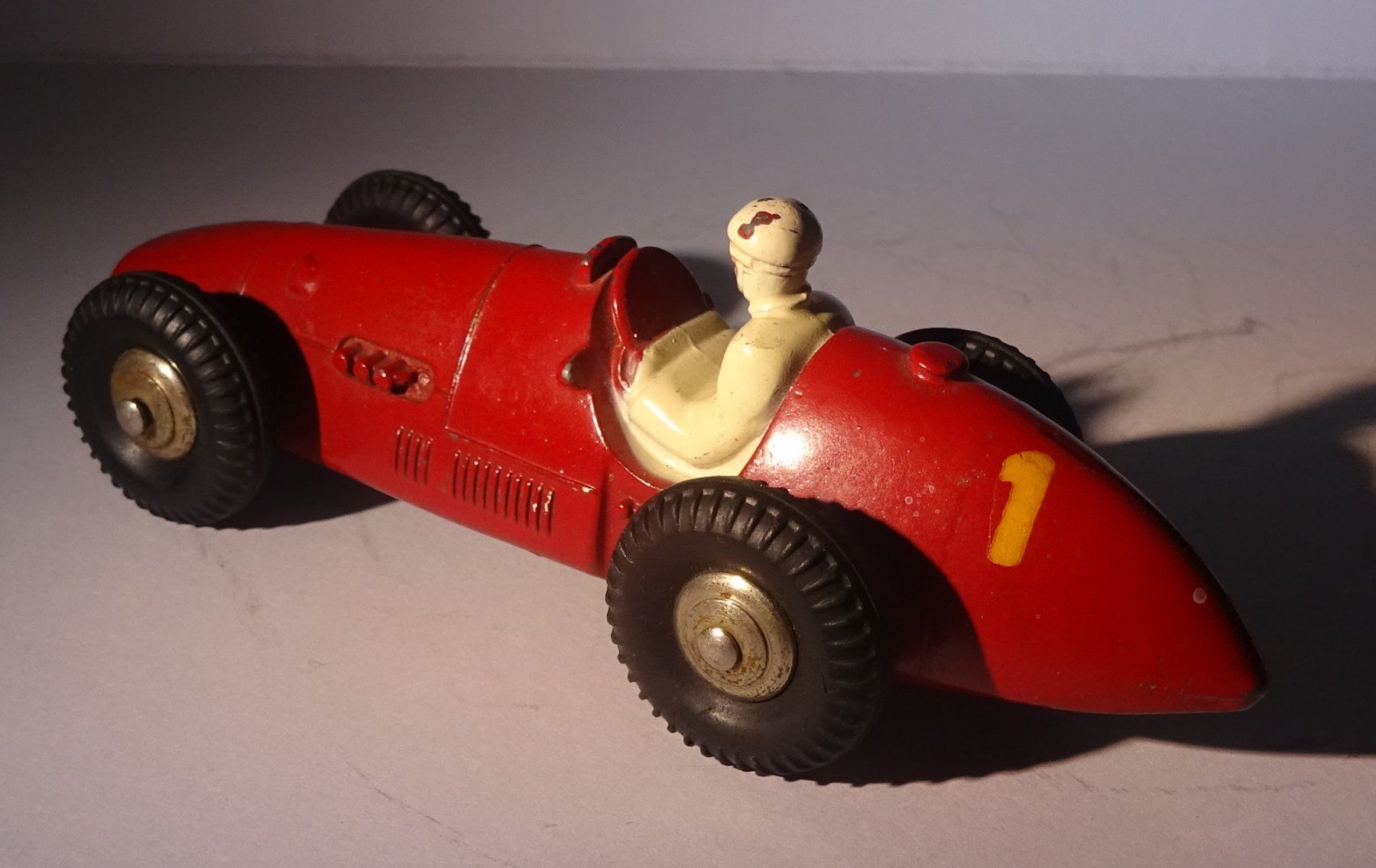 Dinky Toys 23J Ferrari F1 N°3 - Voiture Des 24 Heures Du Mans - Échelle 1:43 - Très Proche Du Neuf - France