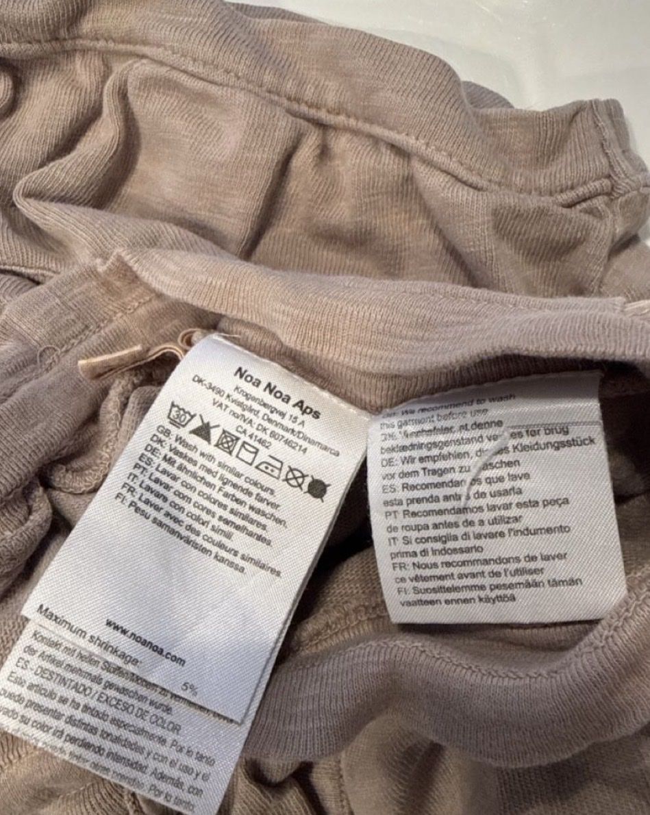 Pantaloni: NOA NOA Shorts beige Grösse 128/8Y – Nuovo (secondo la descrizione) da Freidorf TG venduto da nad_fxh7 2