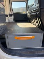 Fahrzeugeinrichtung – 3 Schubladen + Regal