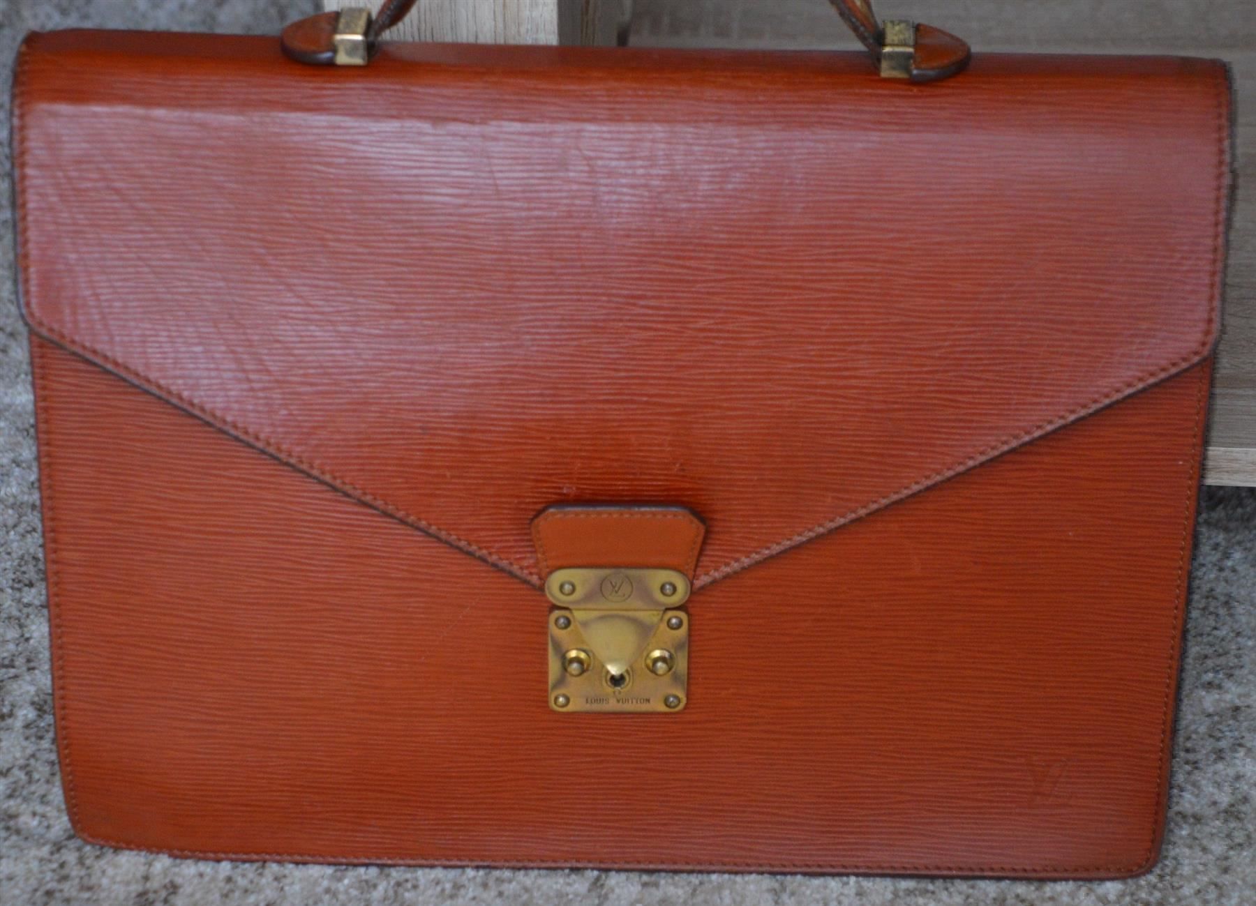 Louis Vuitton Valigie & Borse: Aktentasche / Porte-documents Louis Vuitton  Epi – Usato da Collonges venduto da Auganien 2