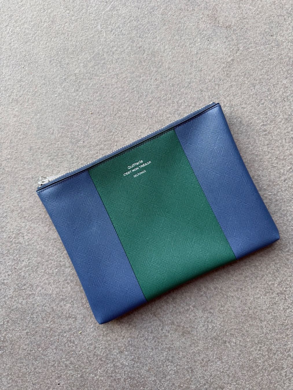 Trousses de maquillage: Delfonics / Quitterie / Monocle Etui – D'occasion à Ennetbaden par miboo