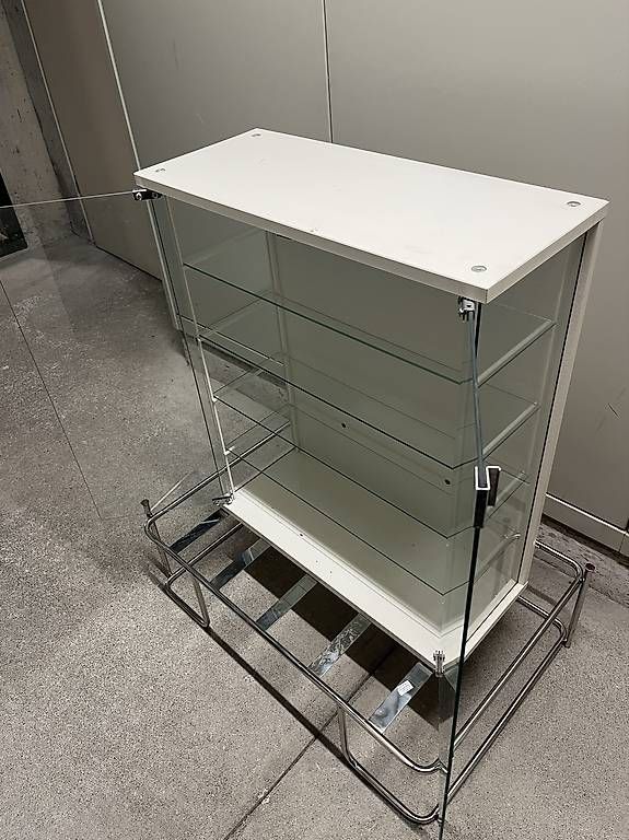 Vitrinen: Vitrine  – Gebraucht aus Zürich von HandschlagGilt 4