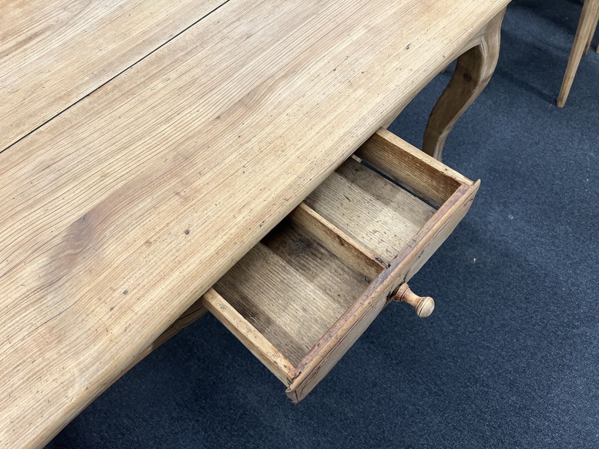 Tavoli: Barock Tisch – Usato da Gossau SG venduto da Keller-Antiques 3