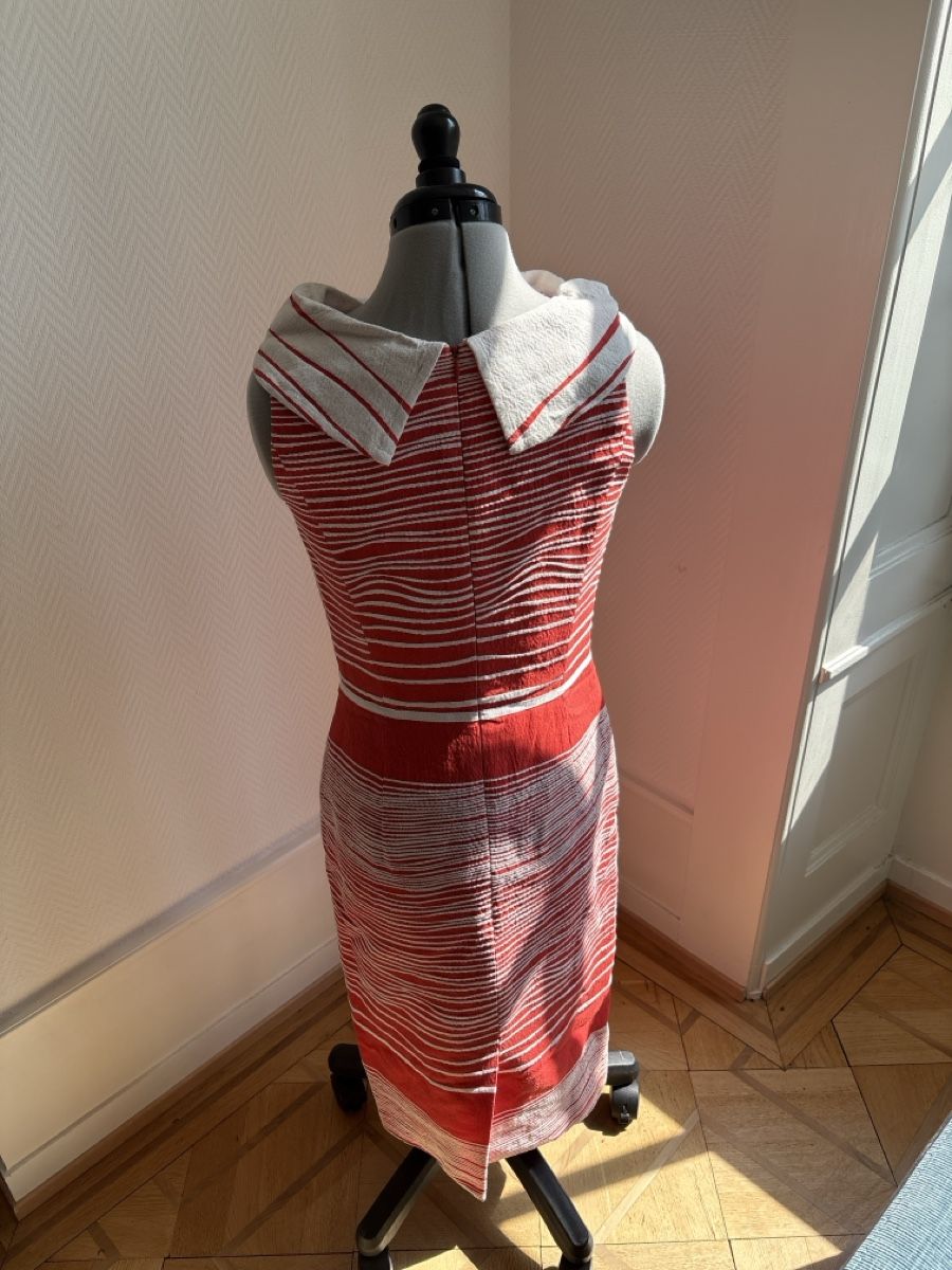 Carolina Herrera Vestiti: Robe d'été rayée rouge et blanche sans manches – Usato da Genève venduto da fan_5n8s 5
