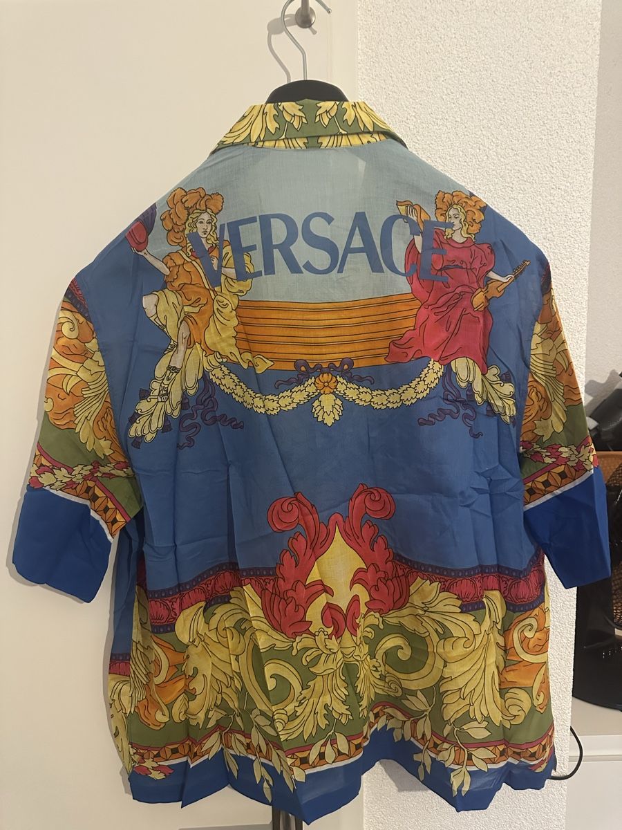 Camicette: Camicia Versace XL  – Nuovo (secondo la descrizione) da Les Avanchets venduto da luc_5qgm