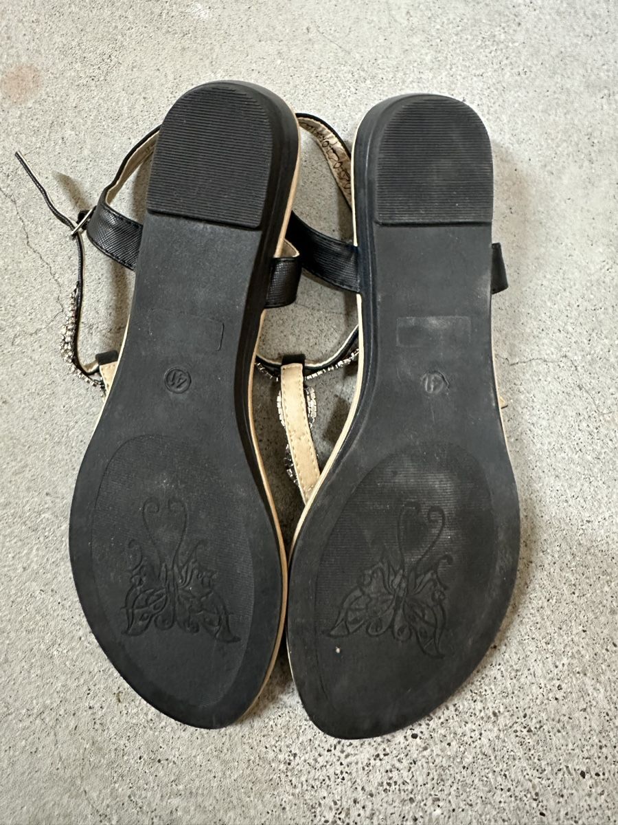 Graceland Scarpe da donna: Schicke Sandalen, schwarz mit Strass, Grösse 41 – Nuovo (secondo la descrizione) da Glattbrugg venduto da SMusic98 2