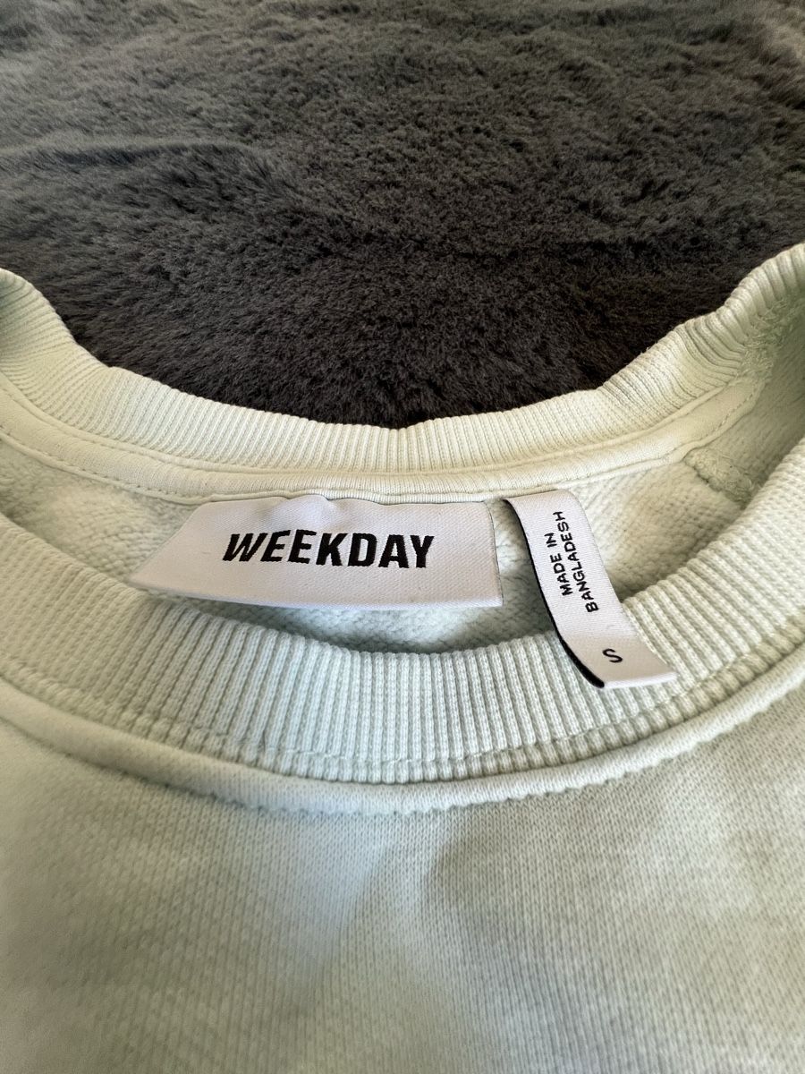 Weekday Pullover & Sweatshirts: Pullover Weekday – Gebraucht aus Zürich von motionsell 1