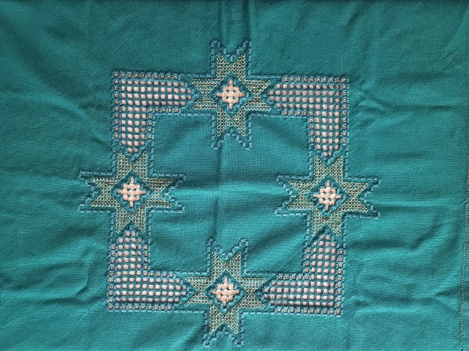 Decken: Tischdecke mit Hardanger Stickerei – Gebraucht aus Windlach von lanuj