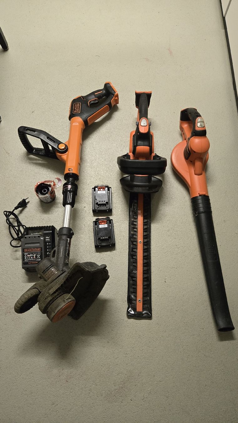 Soffiatori & Aspiratori per foglie: Trimmer, Heckenschere und Laubbläser Black & Decker Set – Usato da Schötz venduto da Nico040 8
