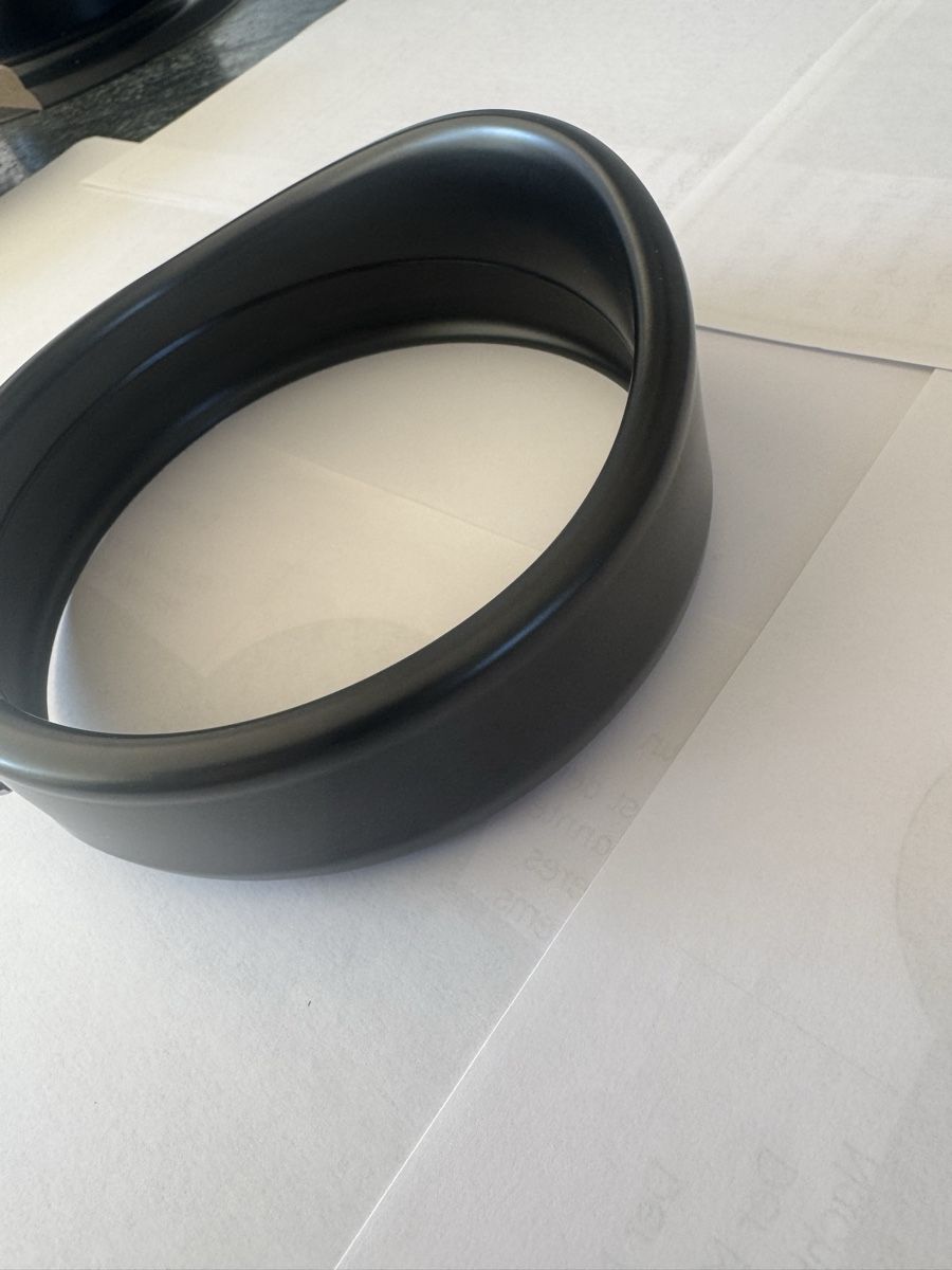 Harley-Davidson Alle Motorradersatzteile: Scheinwerferring  5.75 zu Harley – Neu und originalverpackt aus Breil/Brigels von Rolideplazes 1