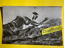 2590 Braunwald - Sesselbahn mit Ortsstock und hoher Turm