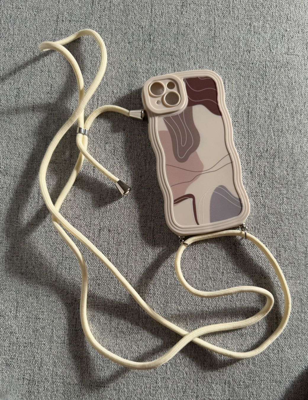 Apple Cover & Protezioni schermo: 2 coques neuve en  Silicone iPhone 15 plus avec cordon – Nuovo e nell'imballaggio originale da moudon venduto da jaunejaunelapinjaune 2