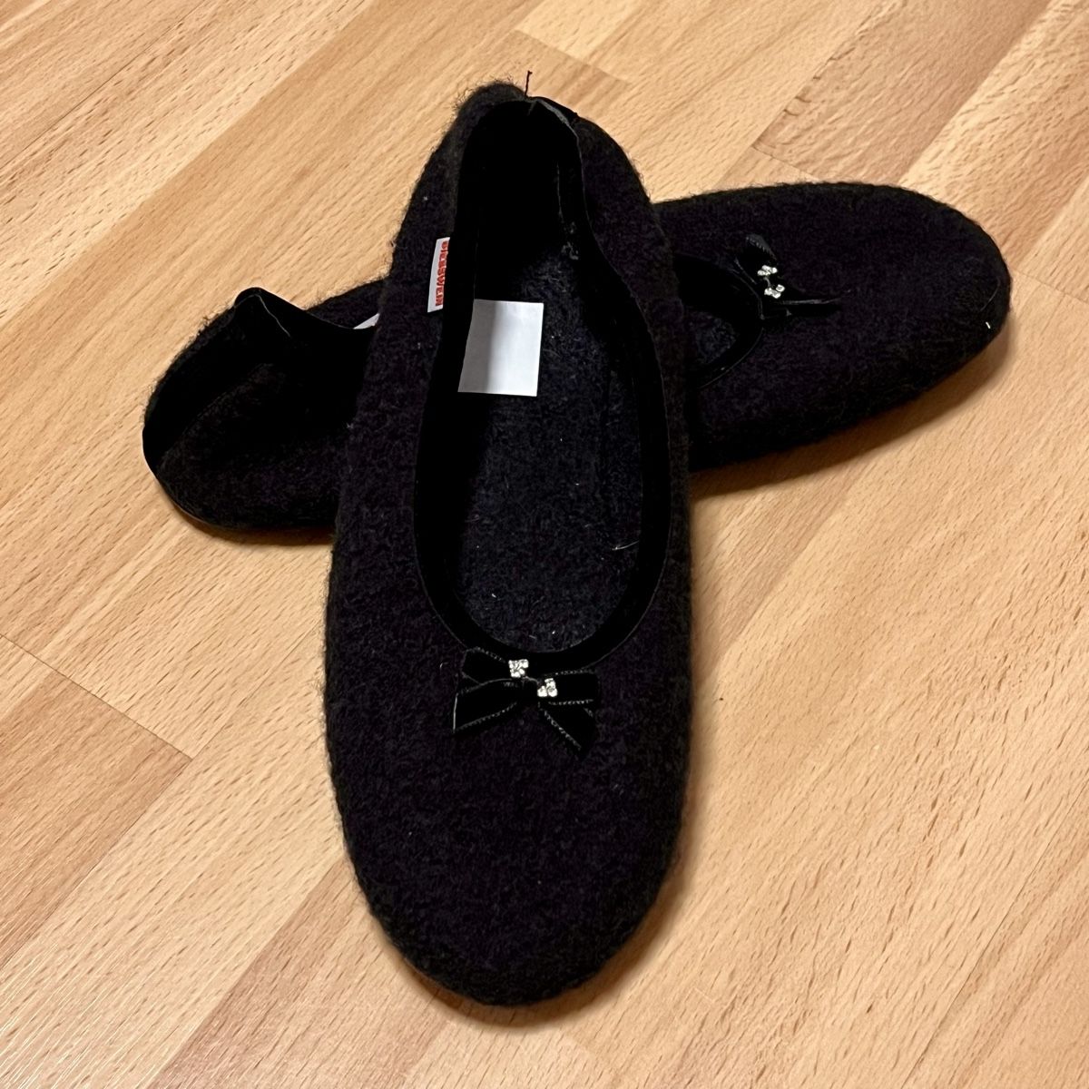 Scarpe da donna: Giesswein Hausschuhe Gr. 40 schwarz – Nuovo (secondo la descrizione) da Hinwil venduto da Hiwi5 2