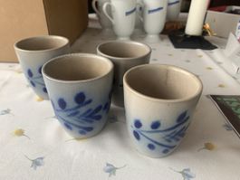 Keramikbecher Handarbeit mit Blumenmuster, Vintage Stil