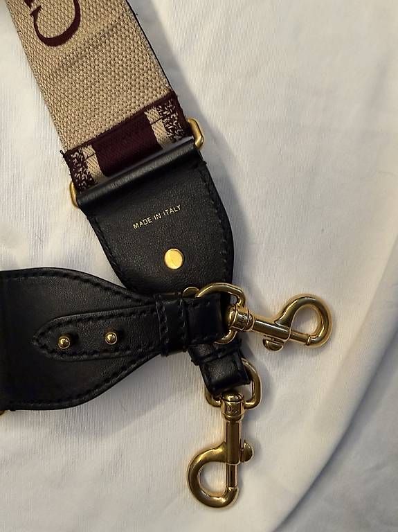 Altro in  Abbigliamento & Accessori: Christian Dior Embroidery Shoulder Strap – Usato da Dübendorf venduto da lilasonderbar 3