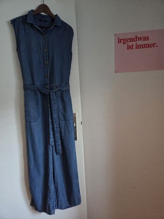 Jumpsuit Esprit Jeansoptik blau ärmellos mit Gürtel