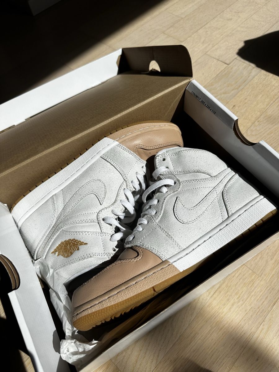 Nike Scarpe da donna: WMNS AIR JORDAN 1 RET HI PREM – Nuovo (secondo la descrizione) da Valeyres-Montagny venduto da que_gw7s