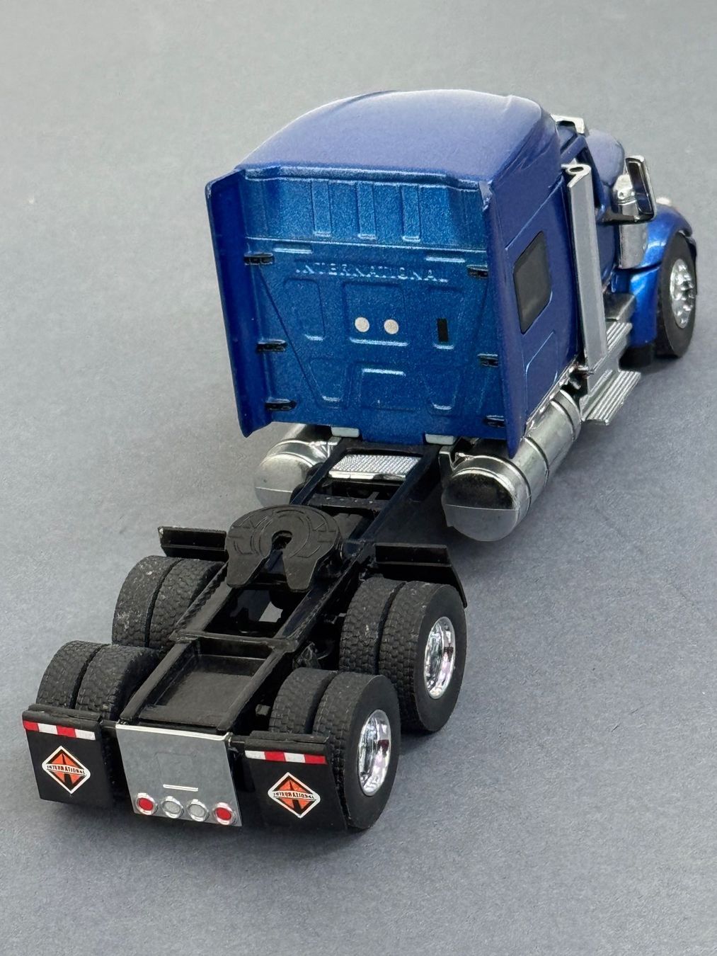 Modellini d'auto: International LoneStar Sleeper Cab  1:50 – Nuovo (secondo la descrizione) da Luzern venduto da aa43modelcars-Luzern 2