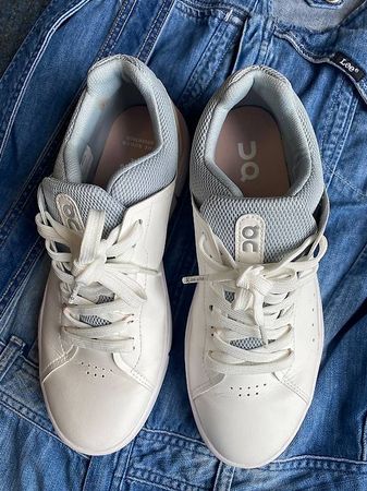 On Sneaker The Roger Advantage