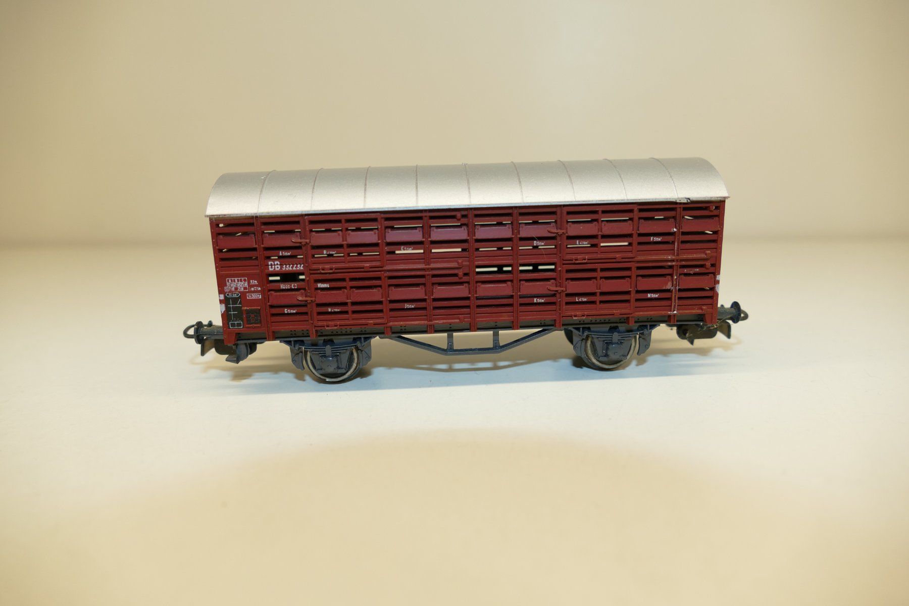 Liliput Modellini di ferrovie: Liliput H0: DB Viehtransporter – Usato da Niederhasli venduto da rail-duerst