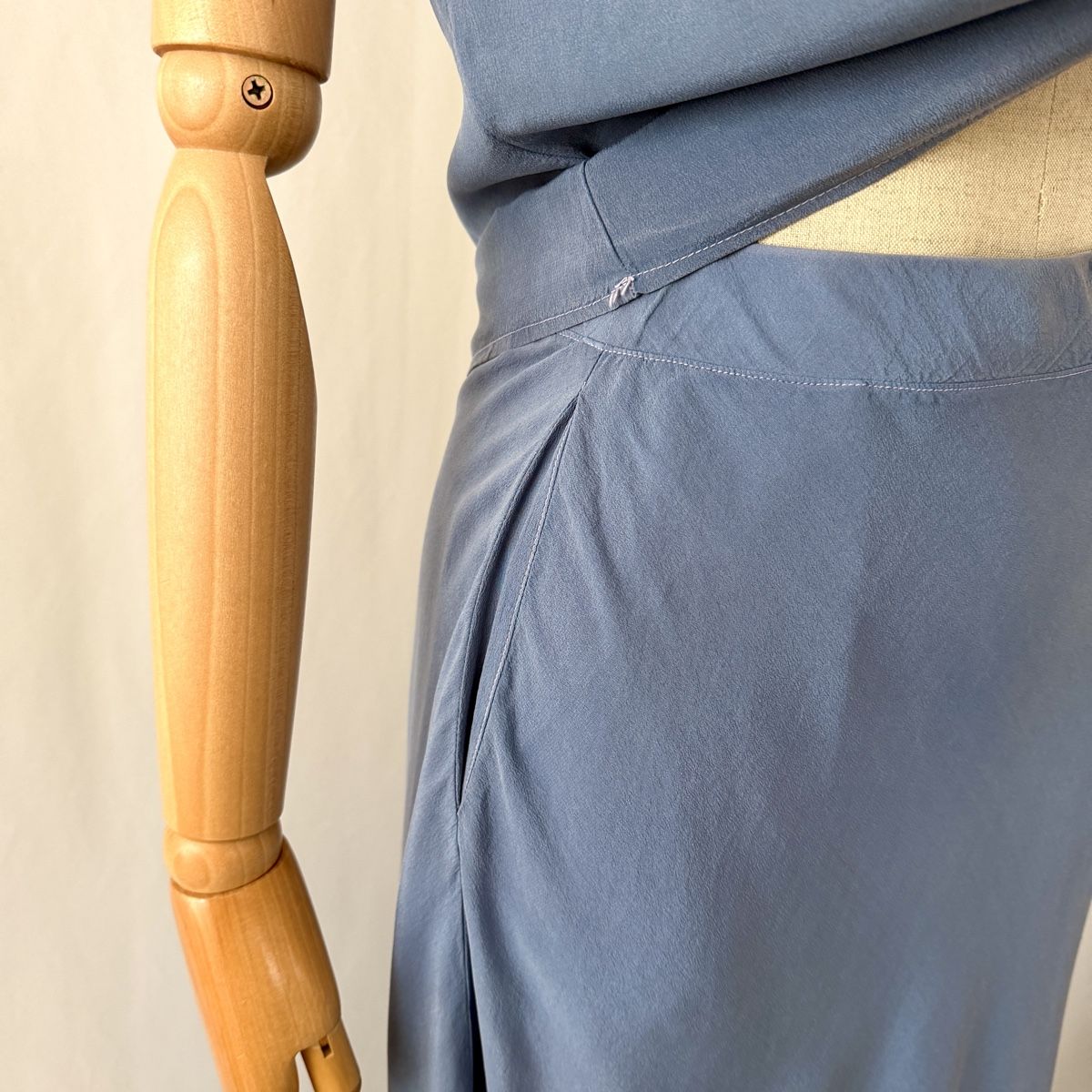 Lotti di vestiti: Raquel Allegra Silk Two-Piece Set – Nuovo (secondo la descrizione) da Emmen venduto da Avviivva_Com2023 2