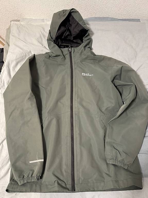 Giacche: Jack Wolfskin Regenjacke 152 – Usato da Dürnten venduto da rom_t5lp