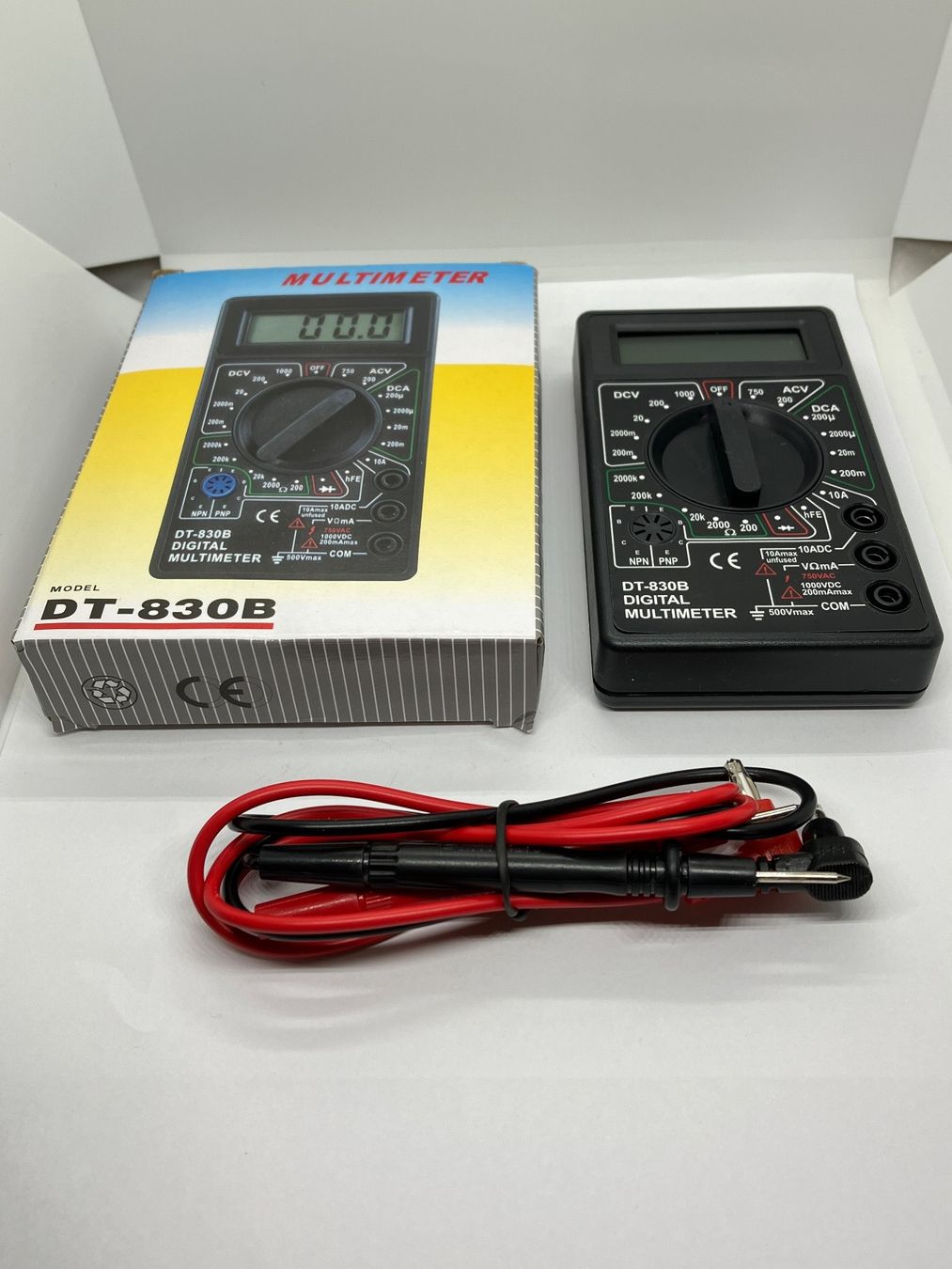 Mesurer: Digital Multimeter – Neuf avec emballage d'origine à Widnau par Puch-Garage