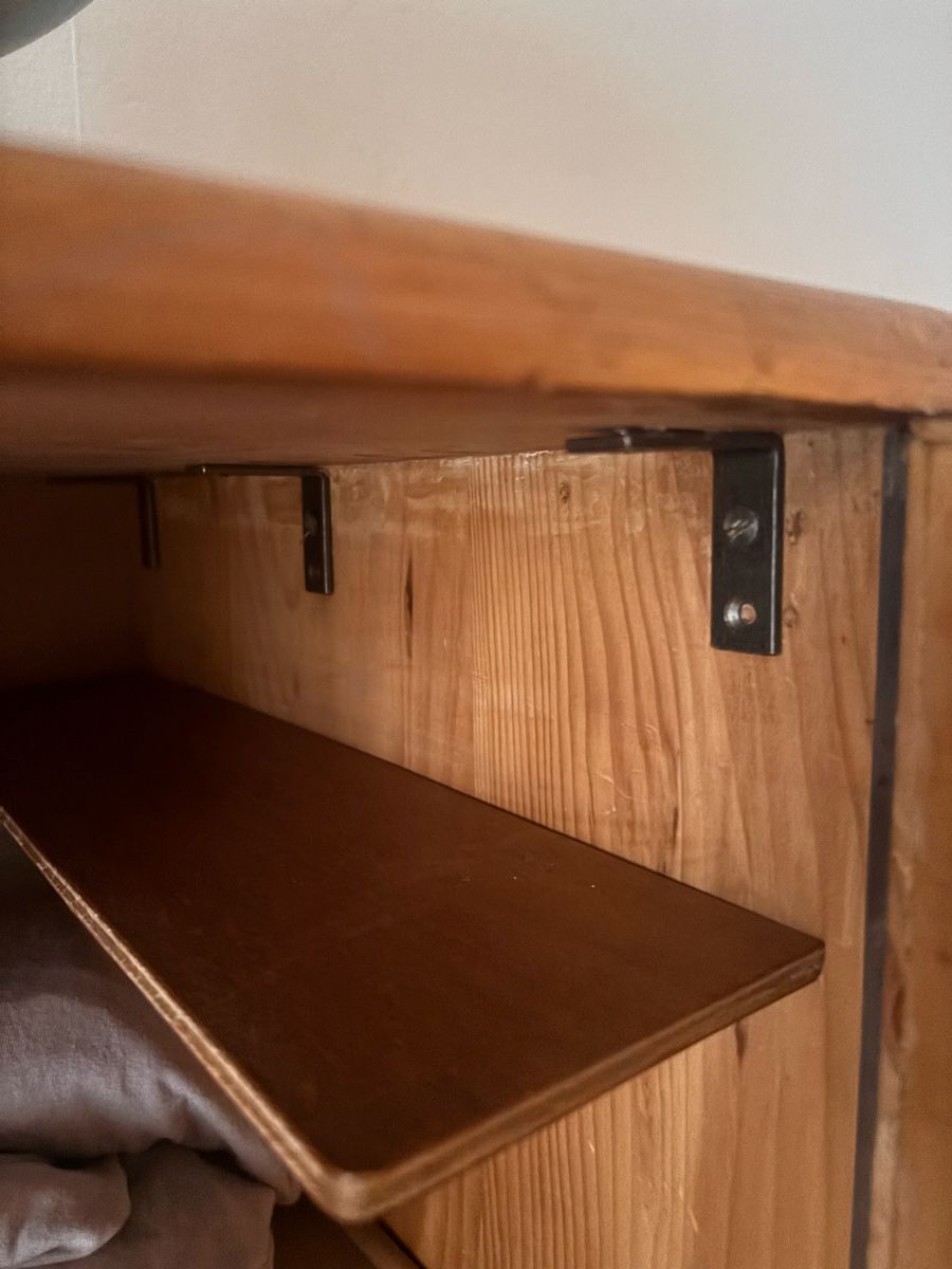 Armadi: Massiver Holzschrank, Mid Century – Usato da Zürich venduto da NuriaSophie 6