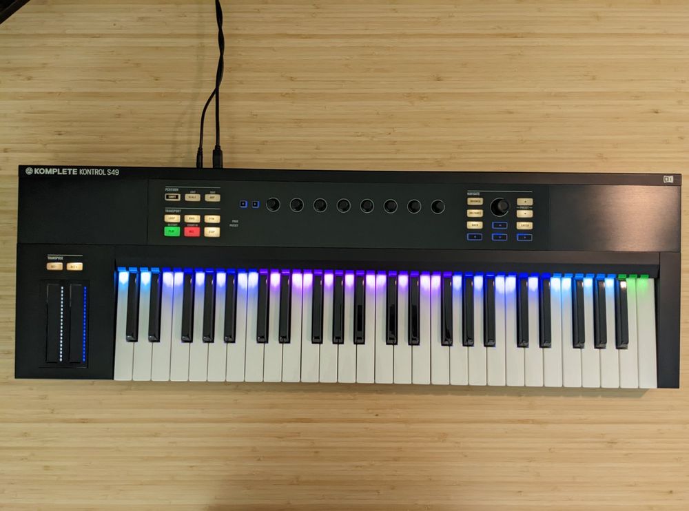 KOMPLETE KONTROL S49 MK1