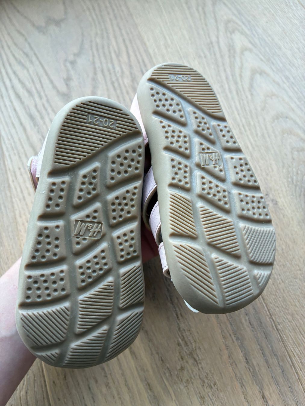 H&M Scarpe per ragazze: Kleinkind-Sandalen Grösse 20/21 – Usato da Bäch SZ venduto da Starkreb1 2