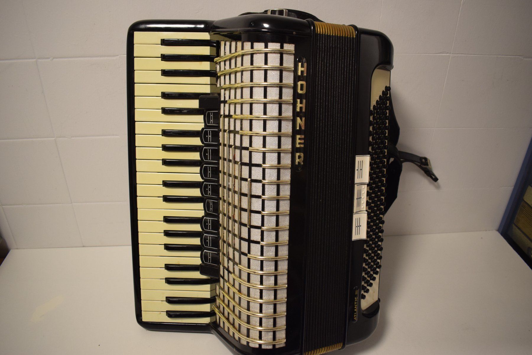 Hohner Strumenti musicali: Akkordeon Hohner Atlantic III – Usato da Zürich venduto da baumusik 4