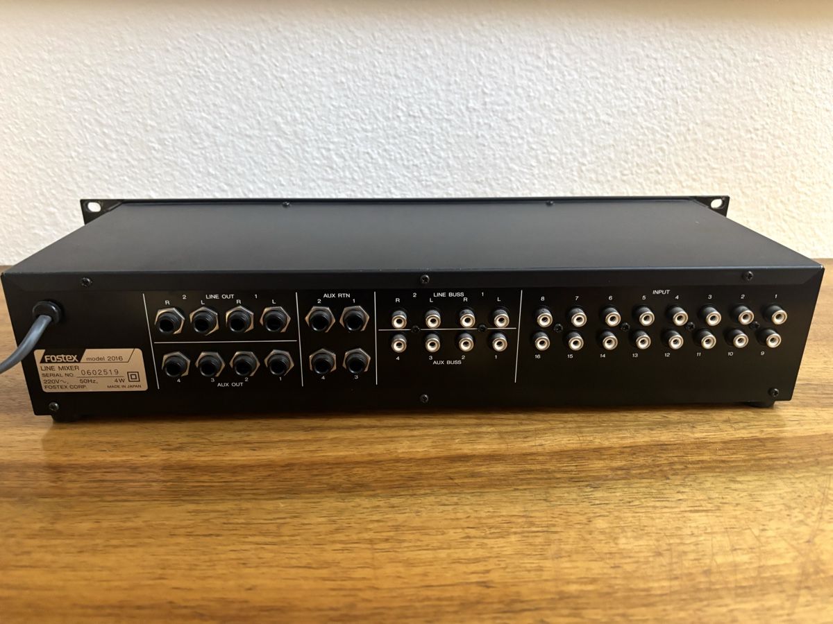 Fostex Console di mixaggio: Fostex Line Mixer - Model 2016 - Rackmixer – Usato da Winterthur venduto da JAKU.SPACE 3